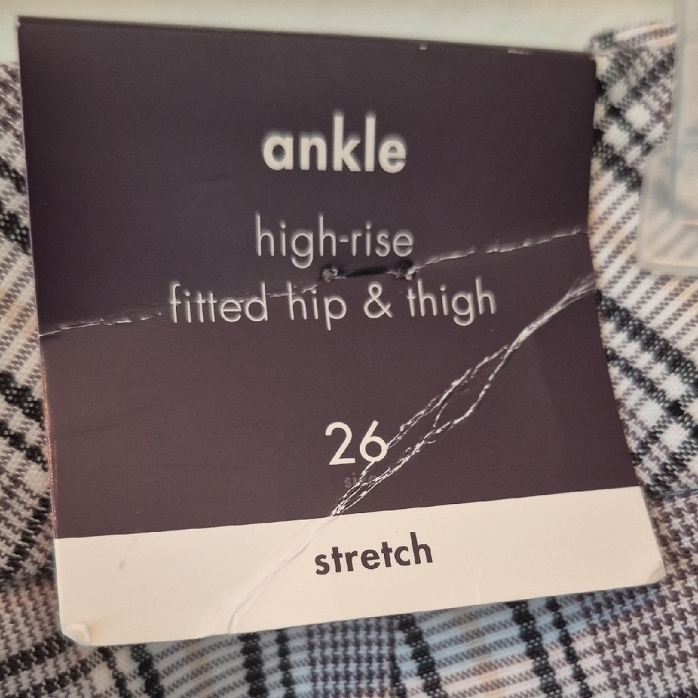 Ava & Viv Gray Plaid Ankle Pants - Picture 4 of 8